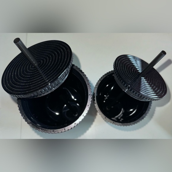 ✨🆕 Starbucks Black Pleated Metallic Plastic Cold Cups - 24 fl oz & 16 fl oz - Picture 7 of 7